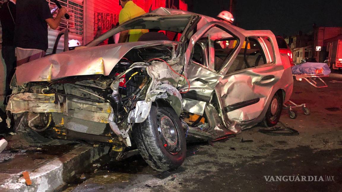 Joven pierde la vida en aparatoso percance vehicular; cuatro más resultaron lesionadas en Centro de Saltillo
