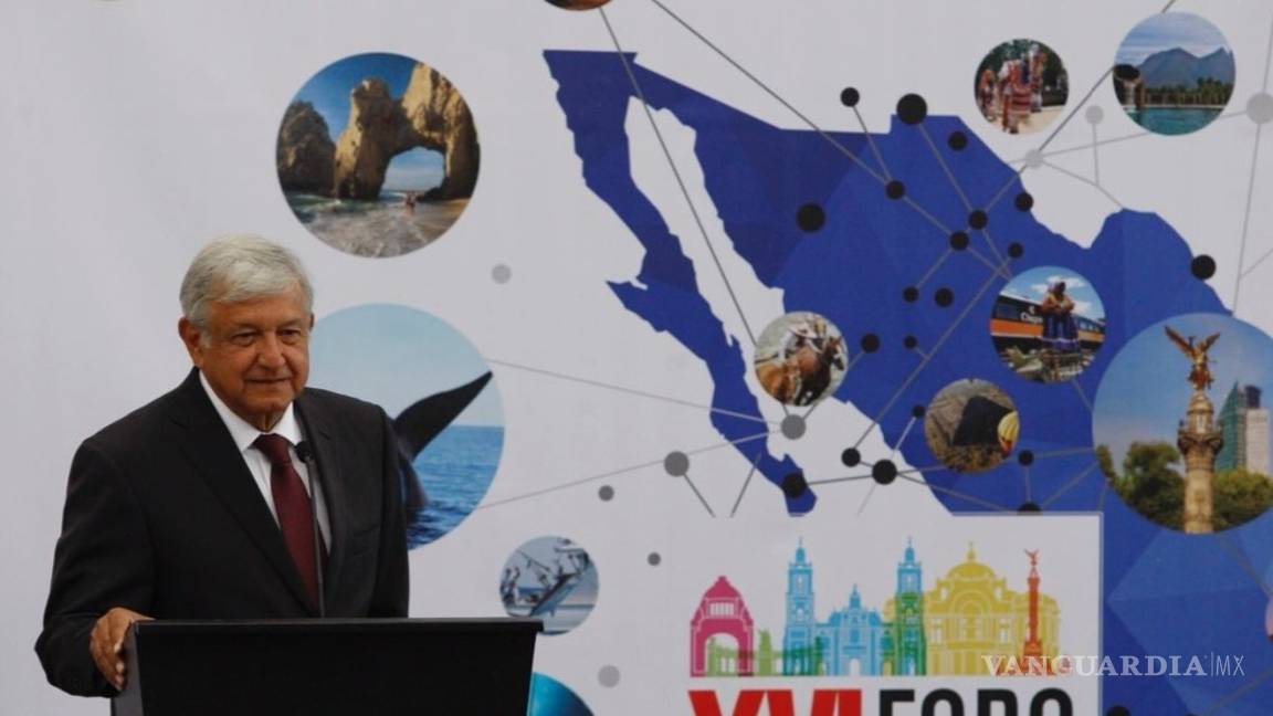$!No estoy cerrado al diálogo con empresarios sobre NAICM: AMLO