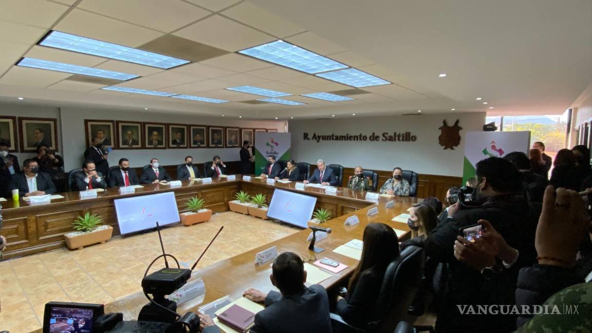 $!El nuevo alcalde dijo que es imprescindible asegurar que todos los habitantes del municipio cuenten con los medios necesarios para su desarrollo. FOTO: JOSÉ REYES