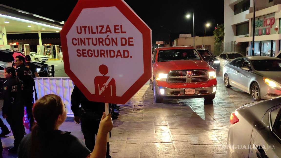 $!Autoridades municipales y estatales, junto con estudiantes, desarrollaron acciones para reducir riesgos viales y fomentar la prevención entre la población saltillense.