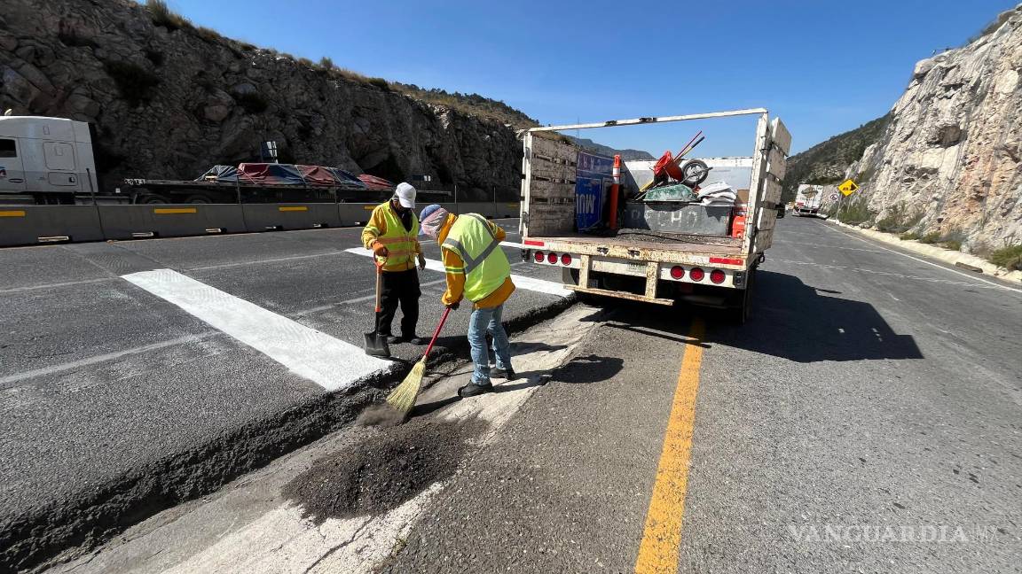 $!La SICT exhortó a los automovilistas a respetar los límites de velocidad y a manejar con precaución.