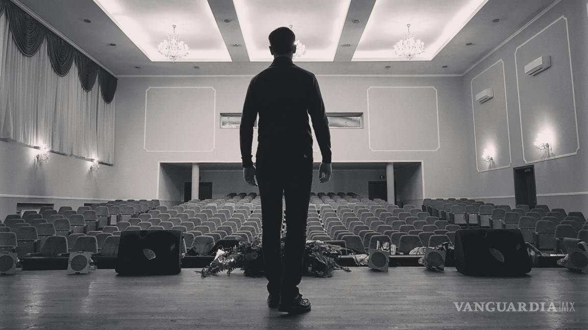 Attacca il suono con forza o la épica de los nervios