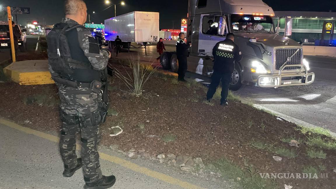 Padre e hijo son detenidos tras persecución con tráiler en Saltillo