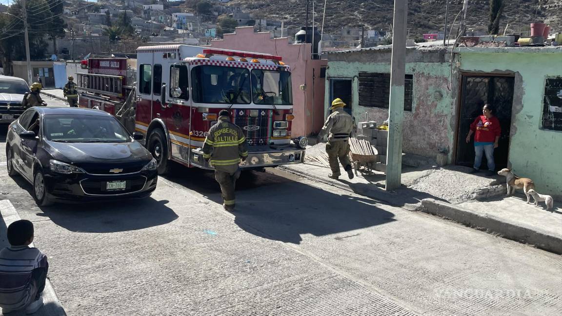 Quema de basura al poniente de Saltillo acaba con tejabán y temen por conejos de propietaria