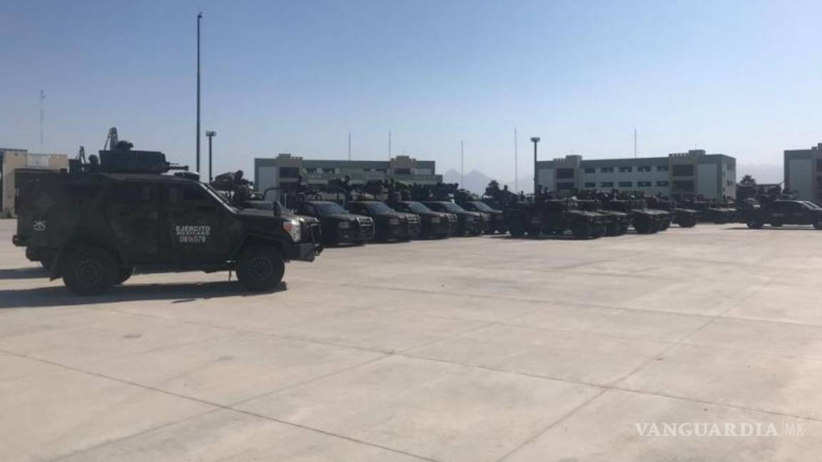 $!En total son 350 militares que llegaron a Monterrey procedentes de Nuevo Laredo, Tamaulipas.