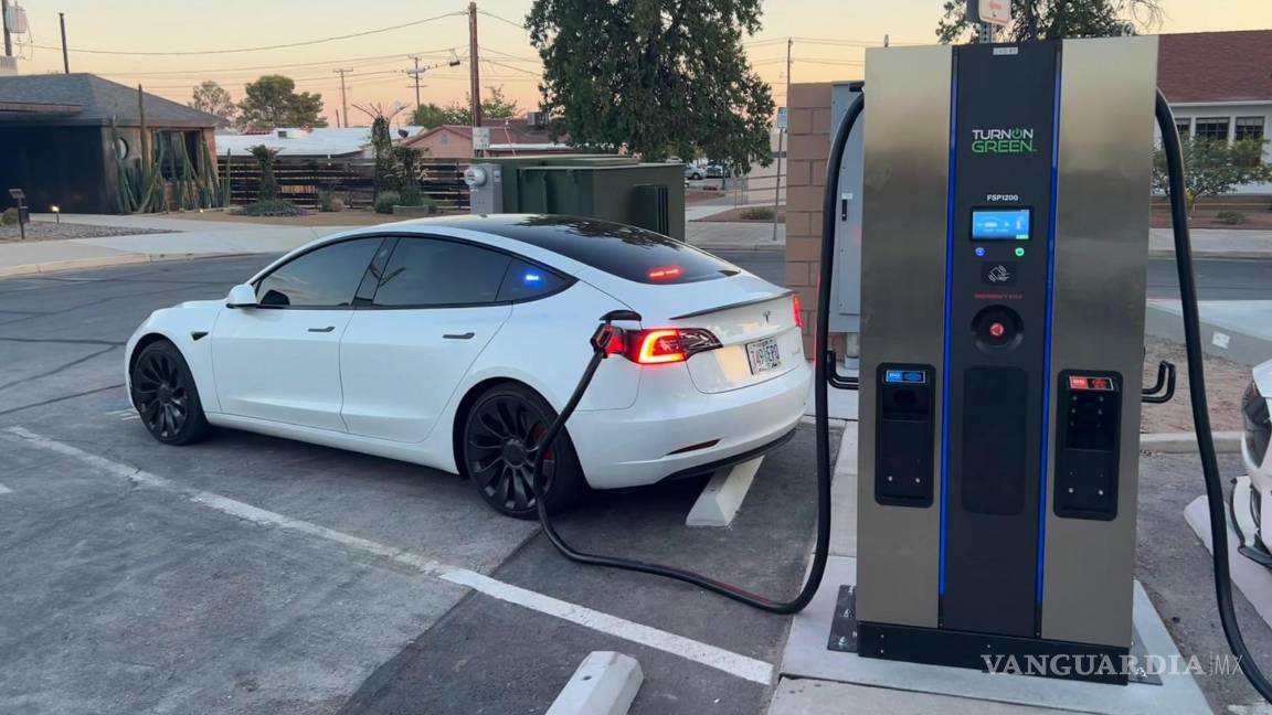 $!Ventas de vehículos electrificos alcanzarán los 17 millones este año, uno de cada cinco coches vendidos a nivel mundial, según la Agencia Internacional de Energía.