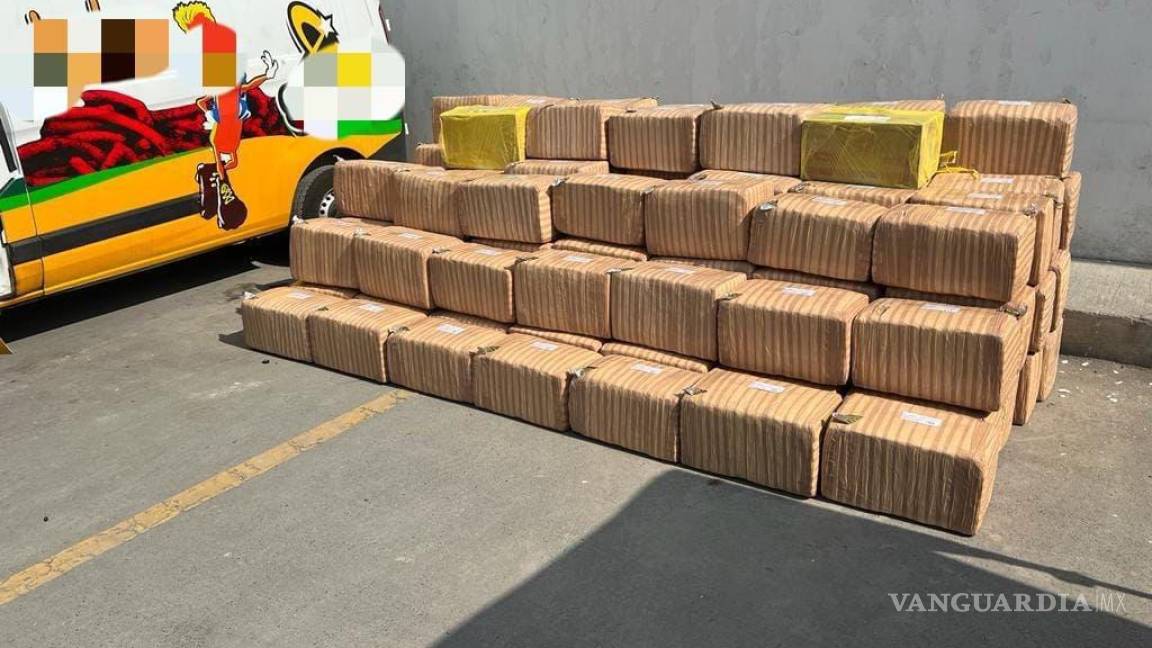 Aseguran en NL más de una tonelada de marihuana; la transportaban en camión ‘camuflado’ de empresa de botanas