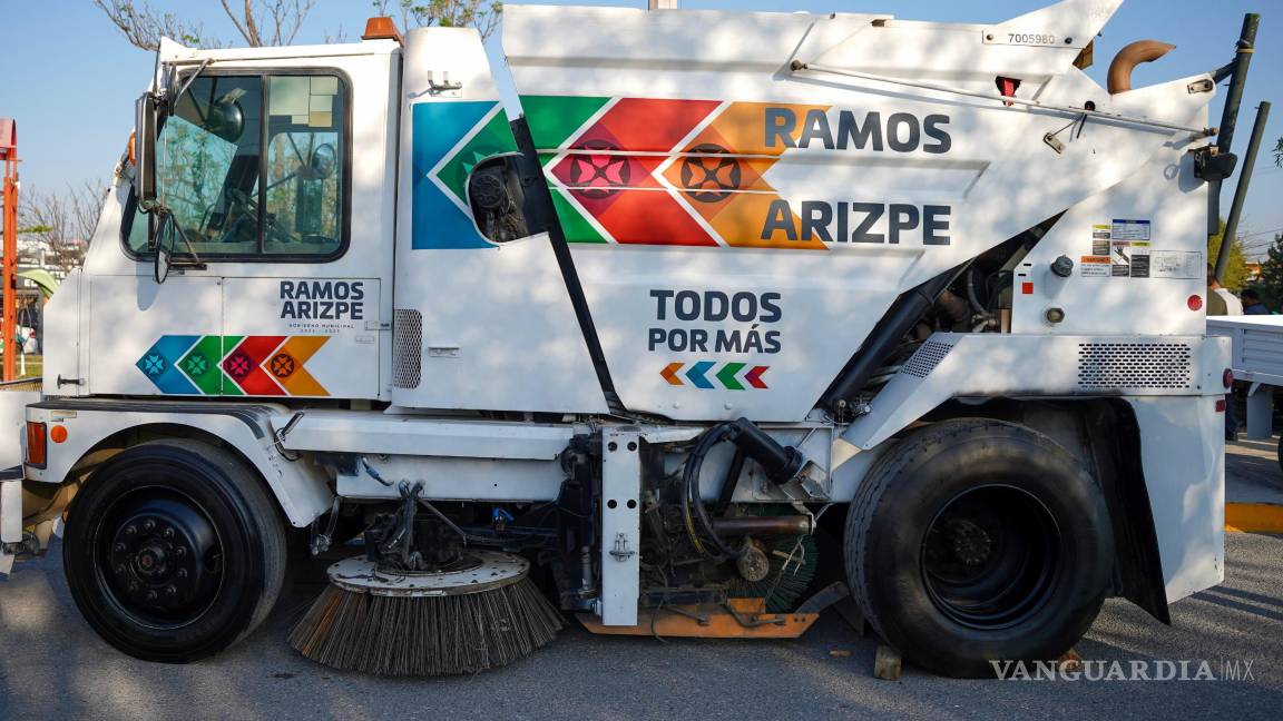 $!La barredora será utilizada para limpiar los bulevares de mayor tráfico vial.