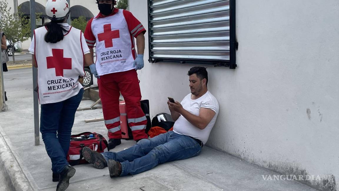 Conductor en Saltillo embiste a un motociclista; después huye
