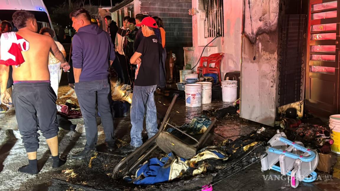 Saltillo: joven casi muere calcinado tras incendiarse su casa; vecinos lo rescatan