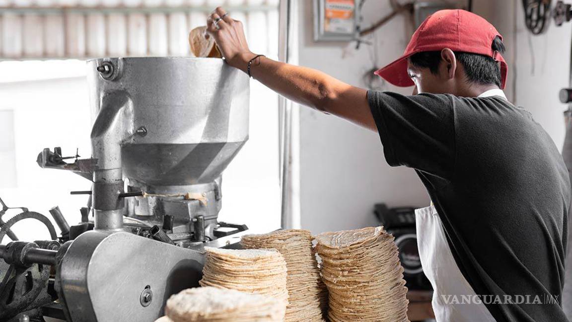 $!Al inicio del sexenio el kilo de tortilla costaba entre 15 y 16 pesos, ahora se halla en 22 pesos en promedio.
