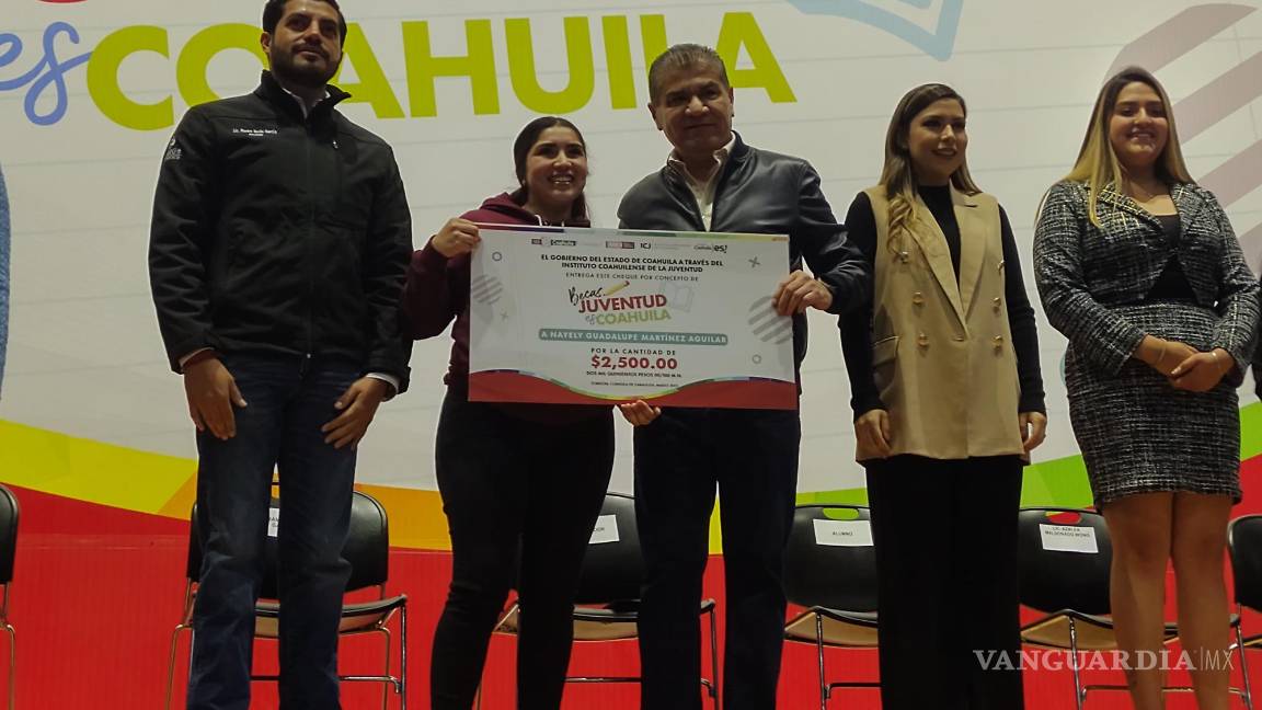 $!Las becas son fundamentales para continuar los estudios, dijeron los alumnos beneficiados.