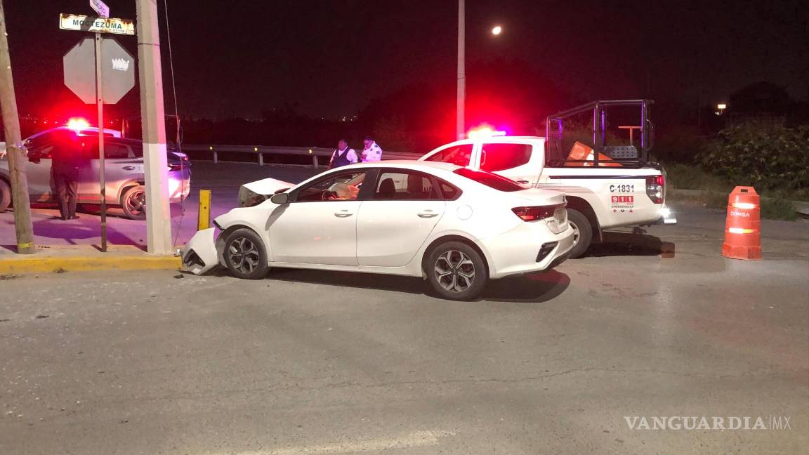 $!Elementos de Tránsito Municipal llegaron al lugar para tomar conocimiento del incidente.