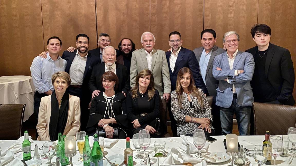 $!Conferencistas y organizadores del evento en Houston.