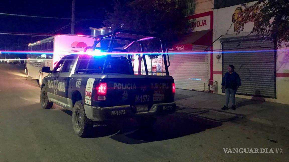 ¿Trabajas el tercer turno? Intensifican seguridad en paradas de transporte durante la madrugada en Saltillo