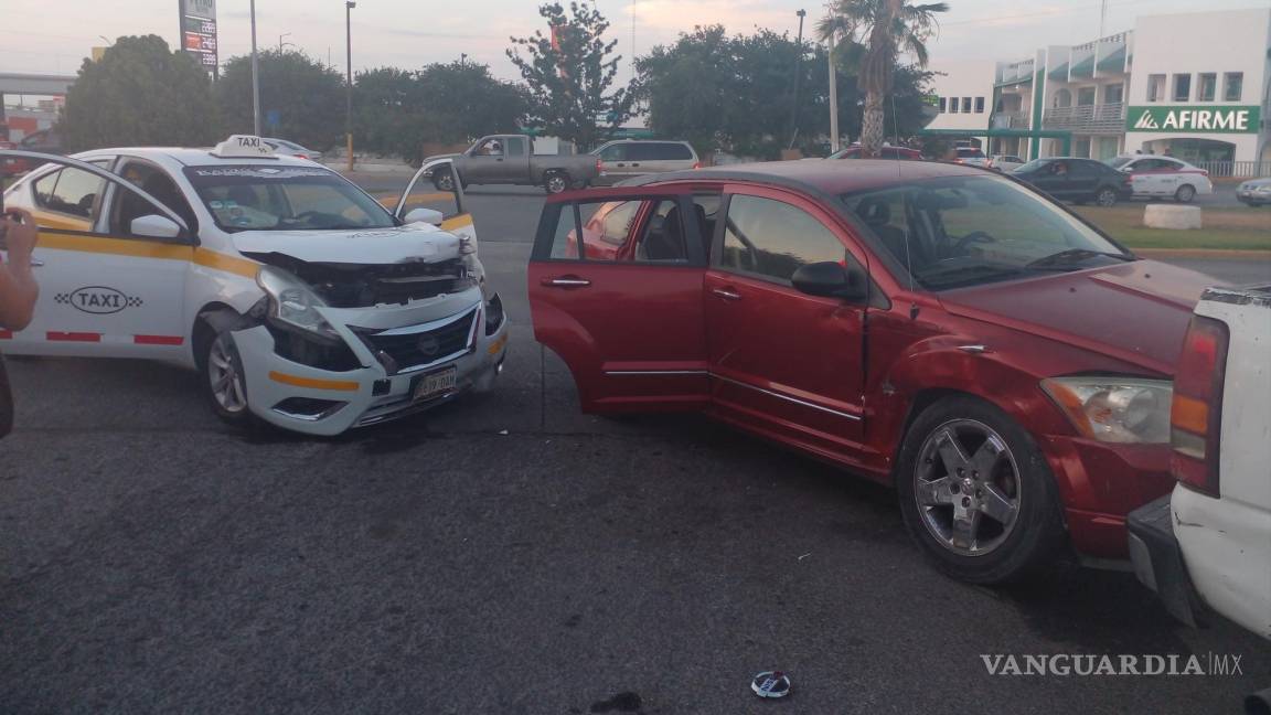 Causa accidente tras dar retorno sin precaución