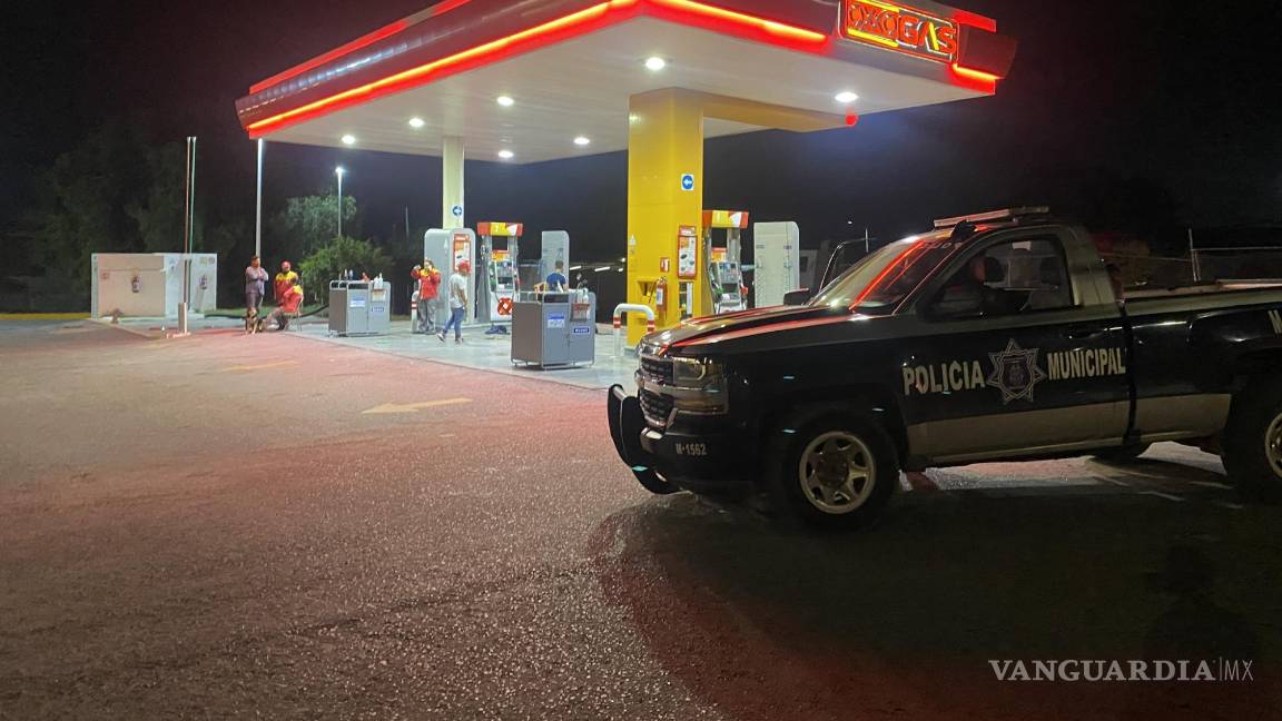 Golpean y detienen a hombre que intentó asaltar gasolinera en Saltillo