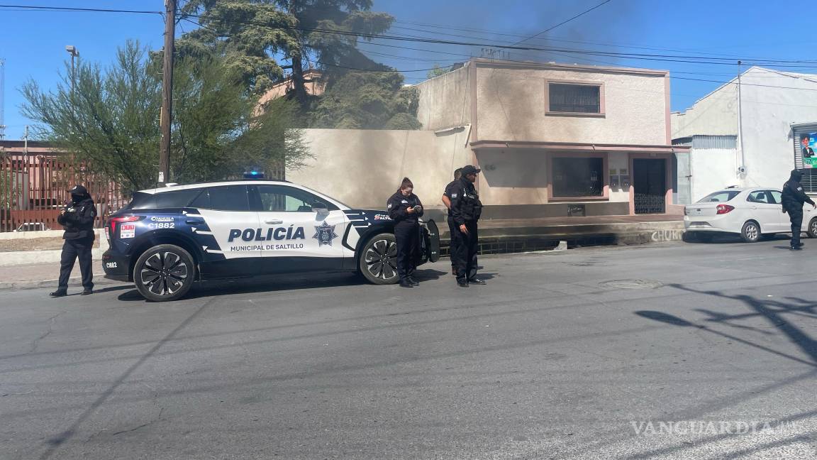 $!El lugar, que ha servido como refugio para personas en situación de calle, permanece lleno de objetos inflamables y fue escenario de un siniestro por segunda vez en el mismo día.