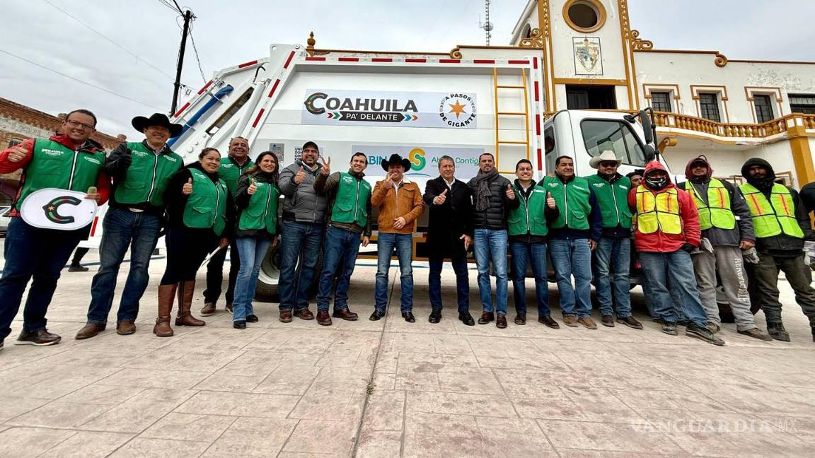 Recibe Sabinas camión recolector de basura por parte del Gobierno del Estado