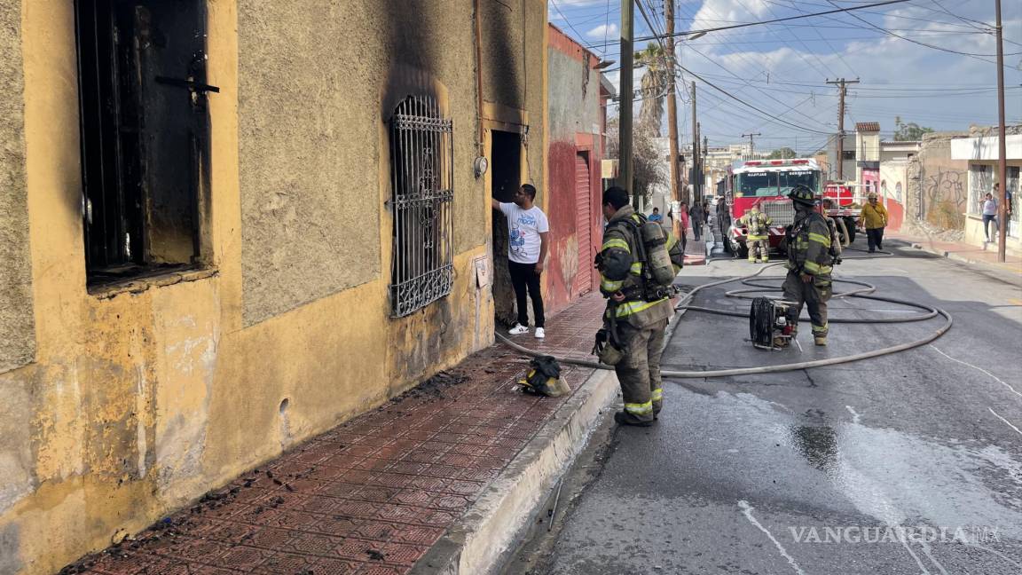 Migrantes queman casa de la Zona Centro de Saltillo