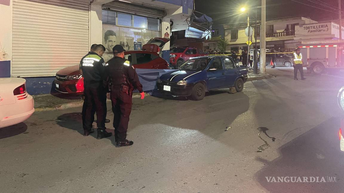 Muere albañil prensado entre dos vehículos en Saltillo; conductor fue detenido