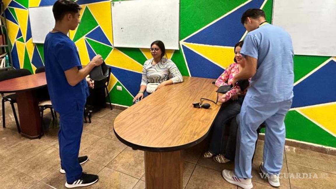 $!A su llegada fueron recibidos por padres de familia en Nueva Rosita y recibieron atención médica y psicológica.