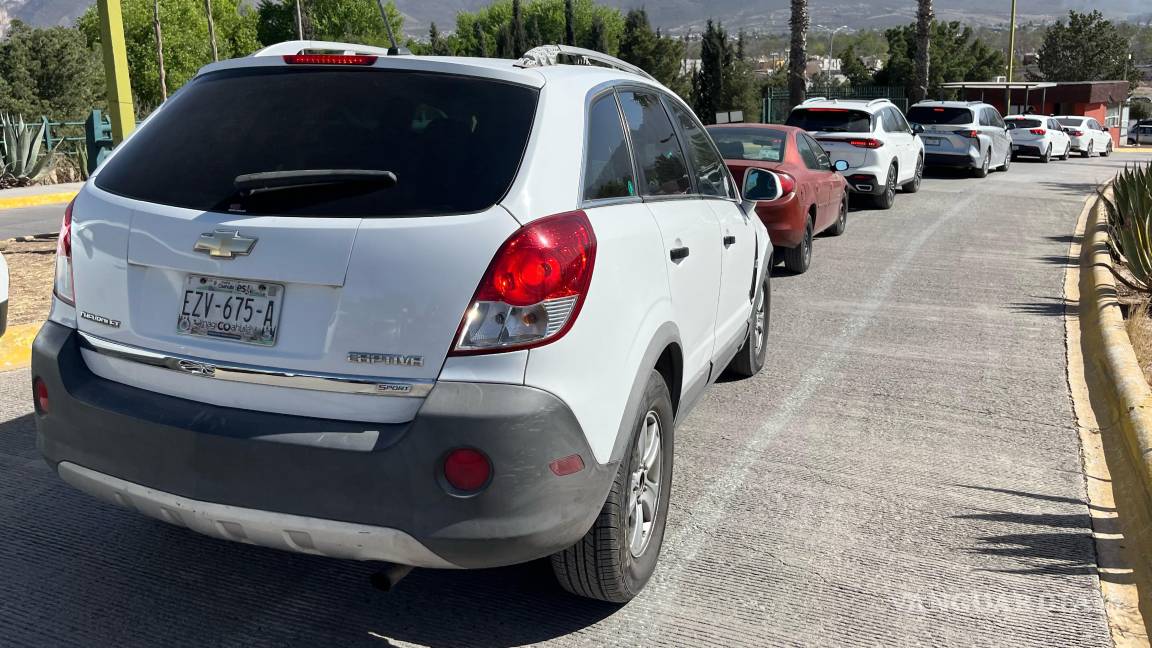 $!Usuarios recomendaron estacionarse en los alrededores y subir a pie, ya que el recorrido es más rápido que la espera para ingresar al estacionamiento.