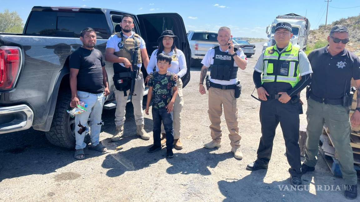 $!Autoridades locales y Guardia Nacional colaboraron en la búsqueda de la familia tras el asalto.