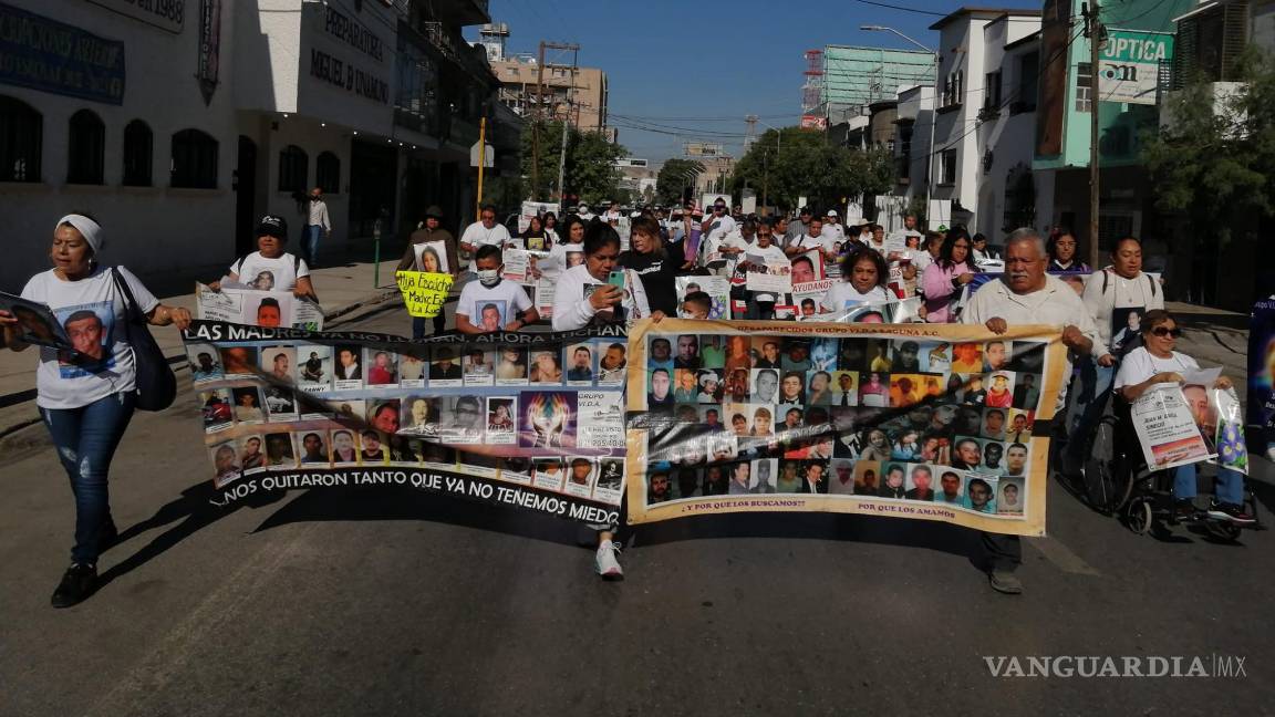 $!Más de 70 personas se sumaron a la marcha, liderada por Silvia Ortiz, madre de Silvia Estefanía Sánchez Viesca, quien desapareció en 2004 en la Laguna.