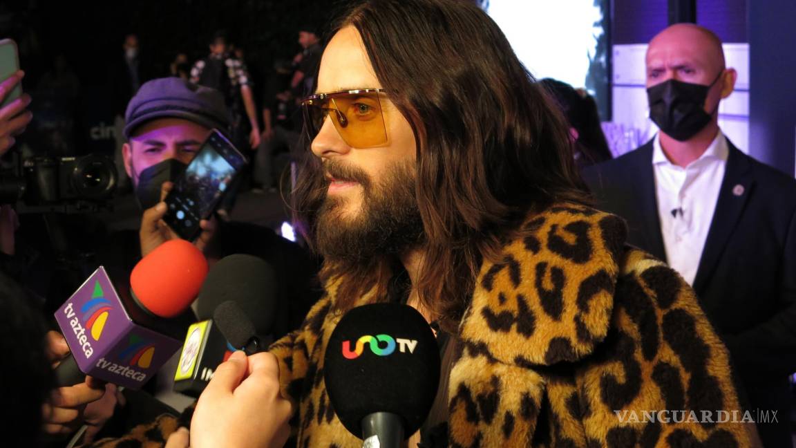 $!Jared Leto da entrevistas en la alfombra roja de la película de Marvel Morbius en la Ciudad de México el 10 de marzo de 2022. (Foto AP/Berenice Bautista)