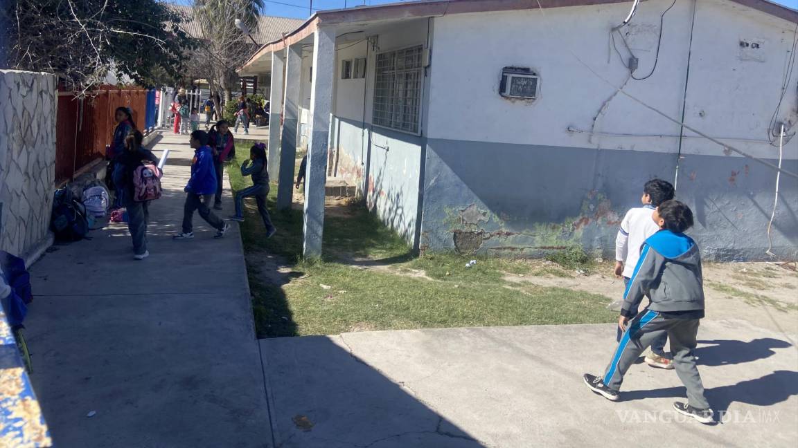 Cae alumno a cisterna de la primaria ‘La Moderna’ en Monclova; directivos minimizan situación