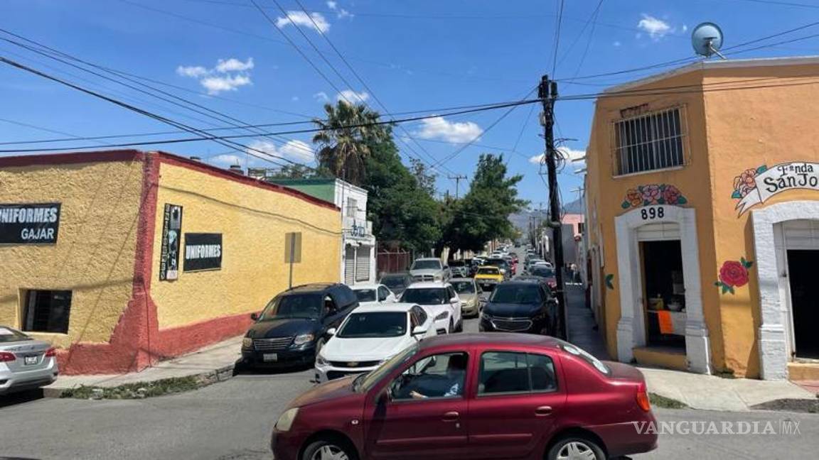 $!Al consultar a comerciantes que tienen sus negocios sobre la calle de Corona, mencionaron que el paso del transporte público en general puede ser positivo para sus establecimientos.