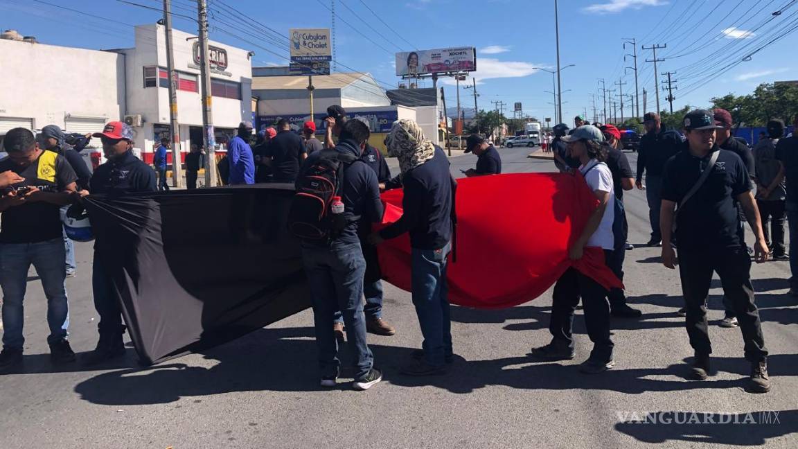 $!El pasado jueves, trabajadores de Tupy bloquearon Isidro López Zertuche.