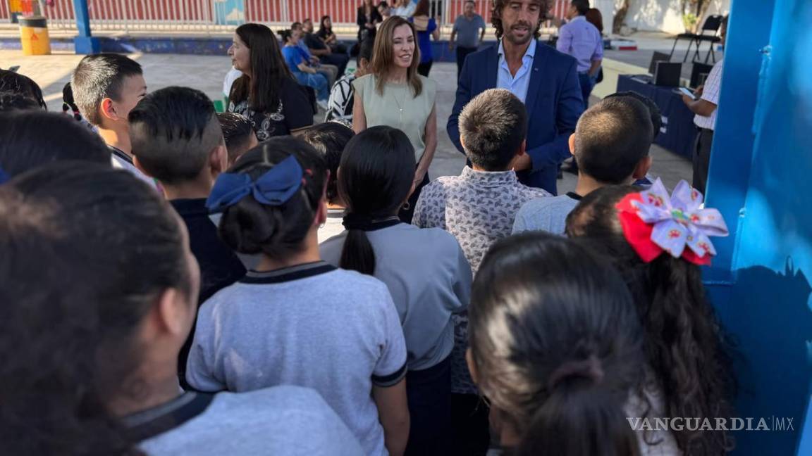 $!Mariana Lea Lara, directora de Conservación San Lorenzo, estuvo presente en la entrega de equipos a 13 escuelas públicas, como parte de un esfuerzo por acercar a niños y niñas al entorno del Cañón.