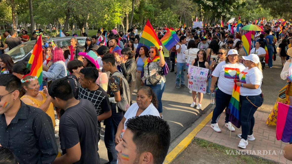 Marcha comunidad LGBT+ en Saltillo por puestos de poder y respeto a las juventudes