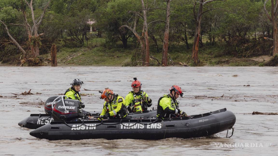 $!Miembros del Grupo de Trabajo 1 despliegan botes a lo largo del río Guadalupe tras las destructivas inundaciones que azotaron Kerrville.