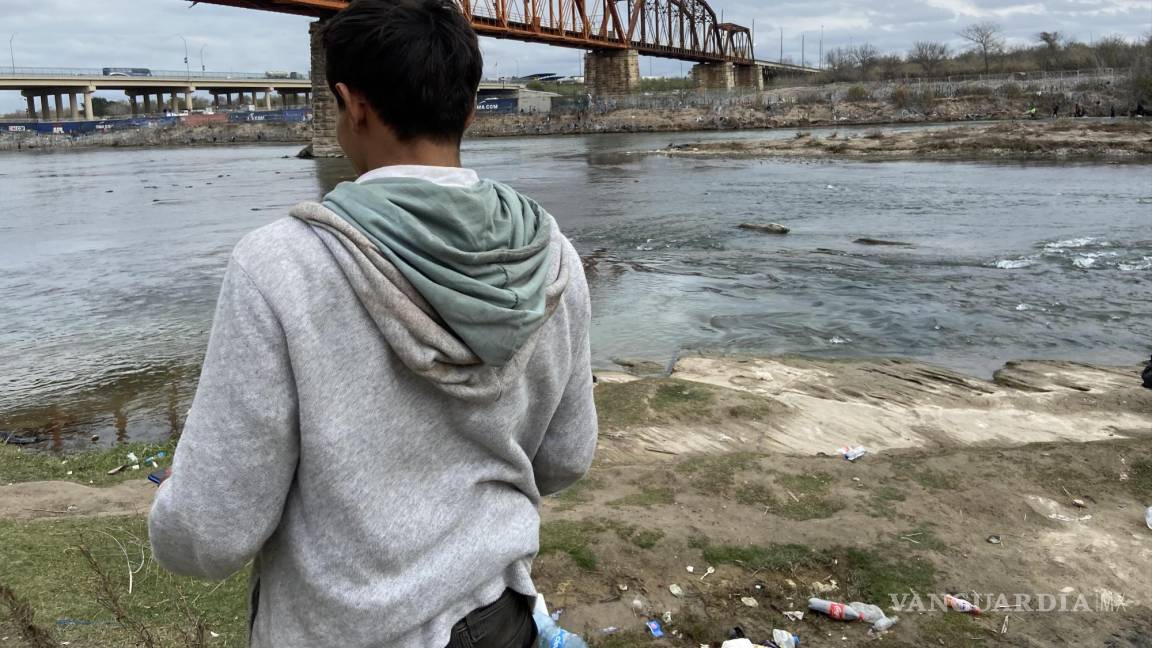 Han sido un amor, dice migrante sobre sociedad de Coahuila, pero agentes de Migración nos han robado todo