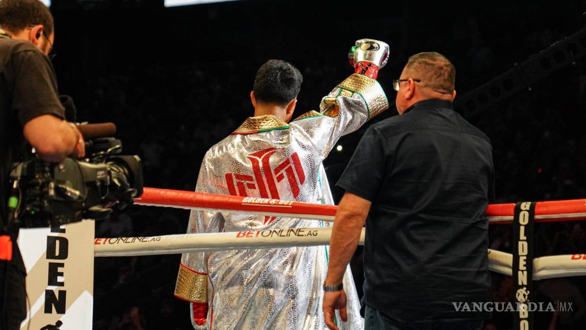 Jaime Munguía se impone por nocaut a Erik Bazinyan en Glendale, Arizona