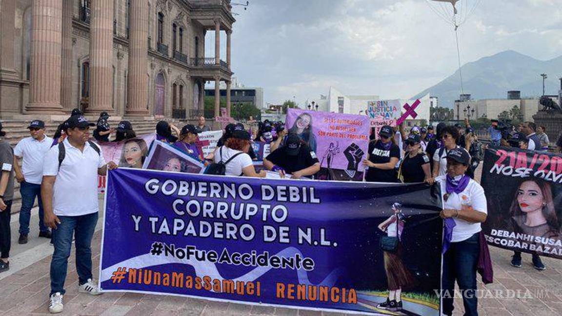 $!El contingente que participará en la caravana se reunió en la Explanada de los Héroes, frente a Palacio de Gobierno