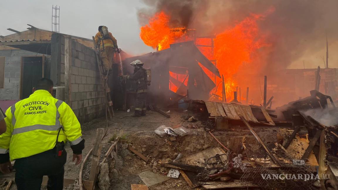 Incendio arrasa con dos tejabanes en Ramos Arizpe