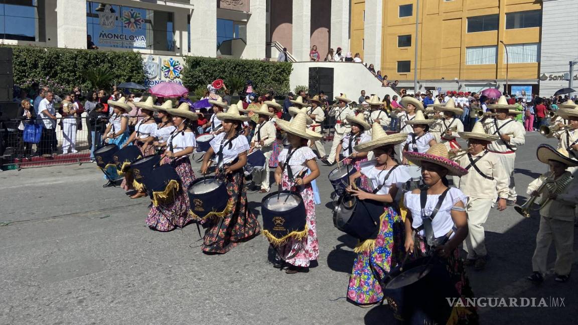 Simulacros y folclor engalanan el 114 aniversario de la Revolución en Monclova