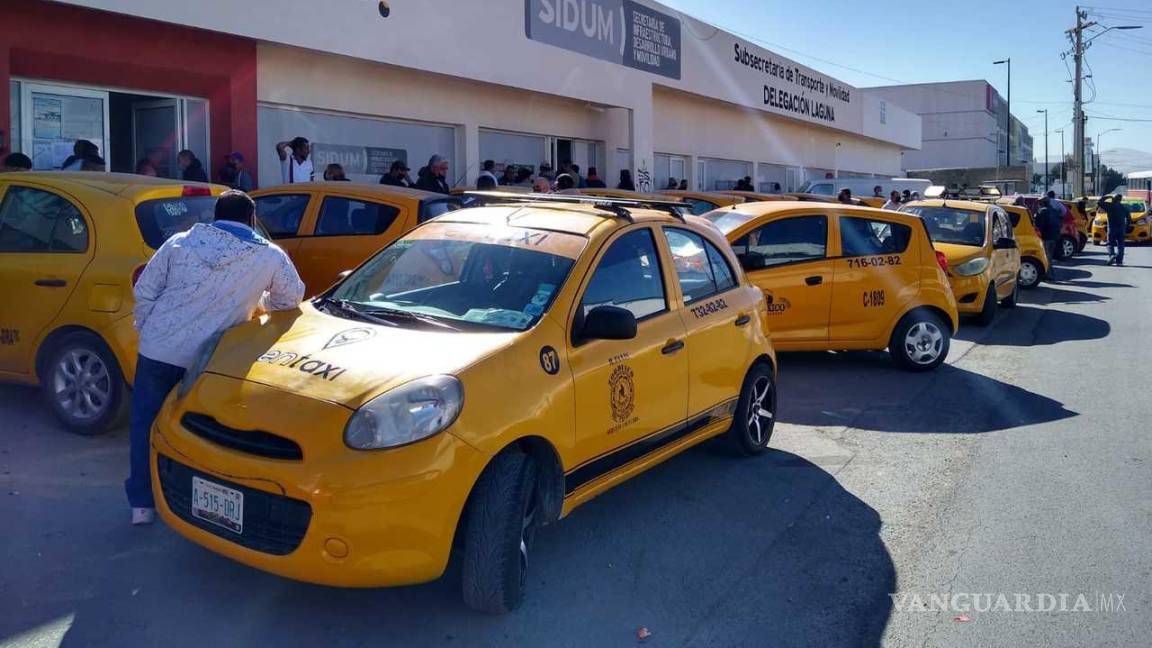 Multa Torreón a 273 taxistas por apagar taxímetro y cobrar a discreción