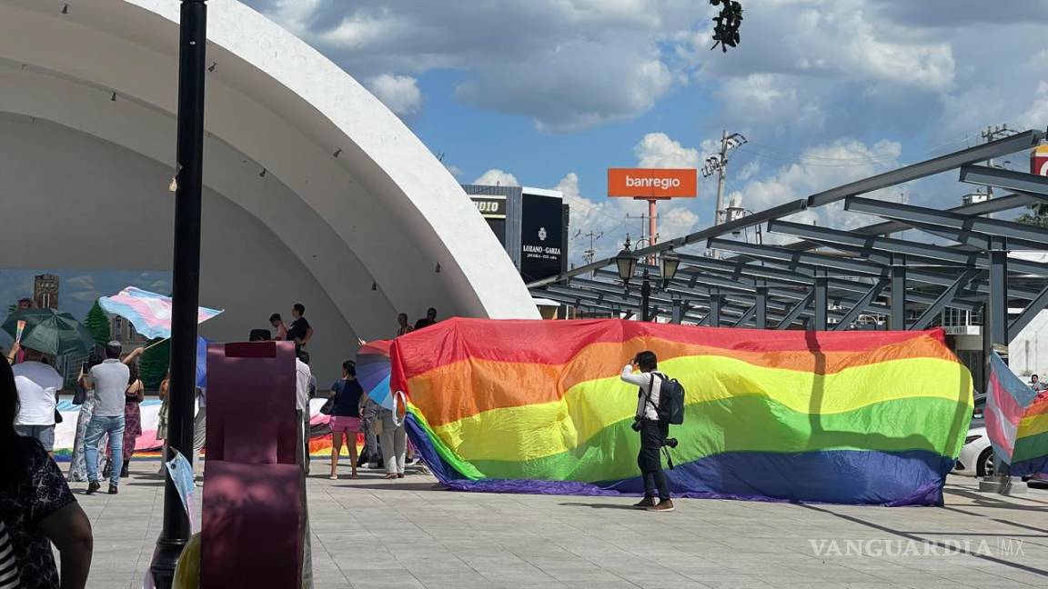 Nuevo León: Drag Queens protestan contra prohibición de shows LGBT+ en San Nicolás