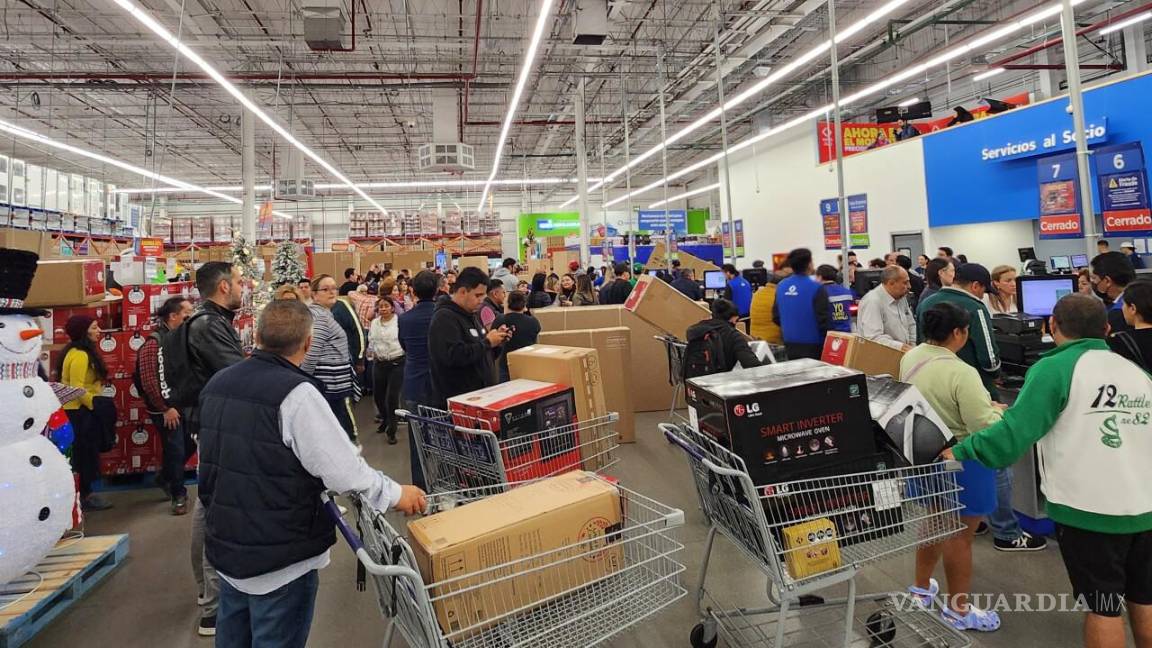 $!El Fin Irresistible se caracteriza porque desde el pasado 10 de noviembre hasta el 21 del mismo mes los clientes pueden adquirir productos a increíbles precios y promociones.