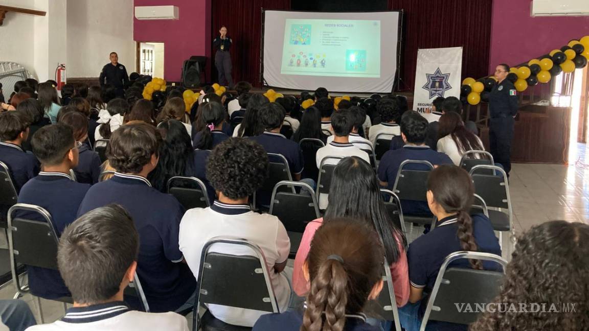 $!Las sesiones incluyen dinámicas participativas para identificar riesgos como el ciberacoso y la suplantación de identidad.