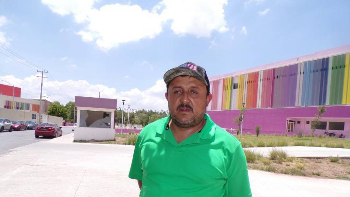 $!Más de cuatro horas y media por caminos maltrechos le tomó a Víctor Hugo y a su esposa llegar hasta Saltillo.