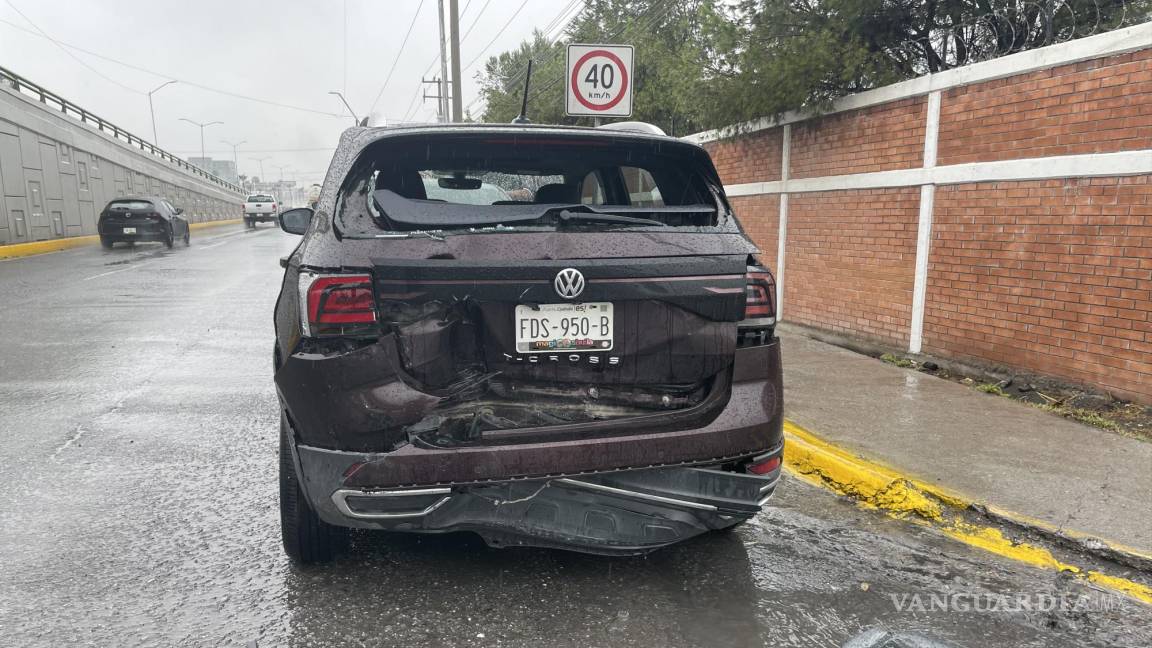 Conductor en supuesto estado de ebriedad choca por alcance y provoca accidente doble en Saltillo