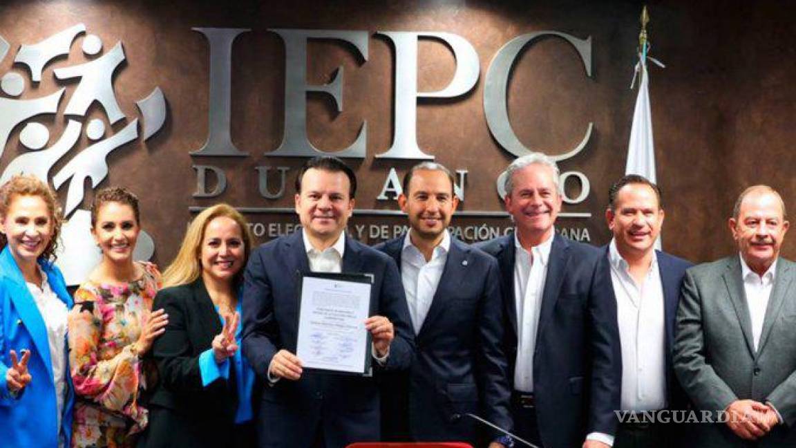Esteban Villegas recibe constancia como gobernador electo de Durango