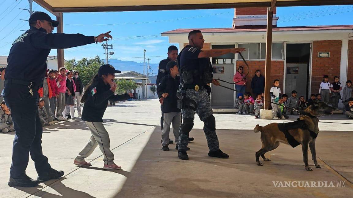 Refuerzan confianza entre estudiantes y Policía con visita del agrupamiento K9 a escuelas de Ramos Arizpe