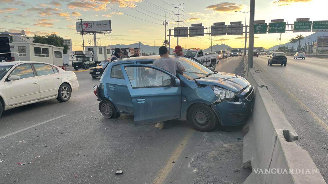 Saltillo: camión provoca fuerte accidente, responsable huye y abandona a su copiloto